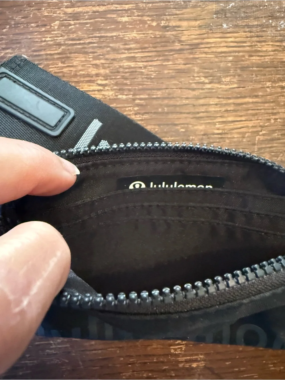 EUC Lululemon never lost keychain and wristlet pouch wallet